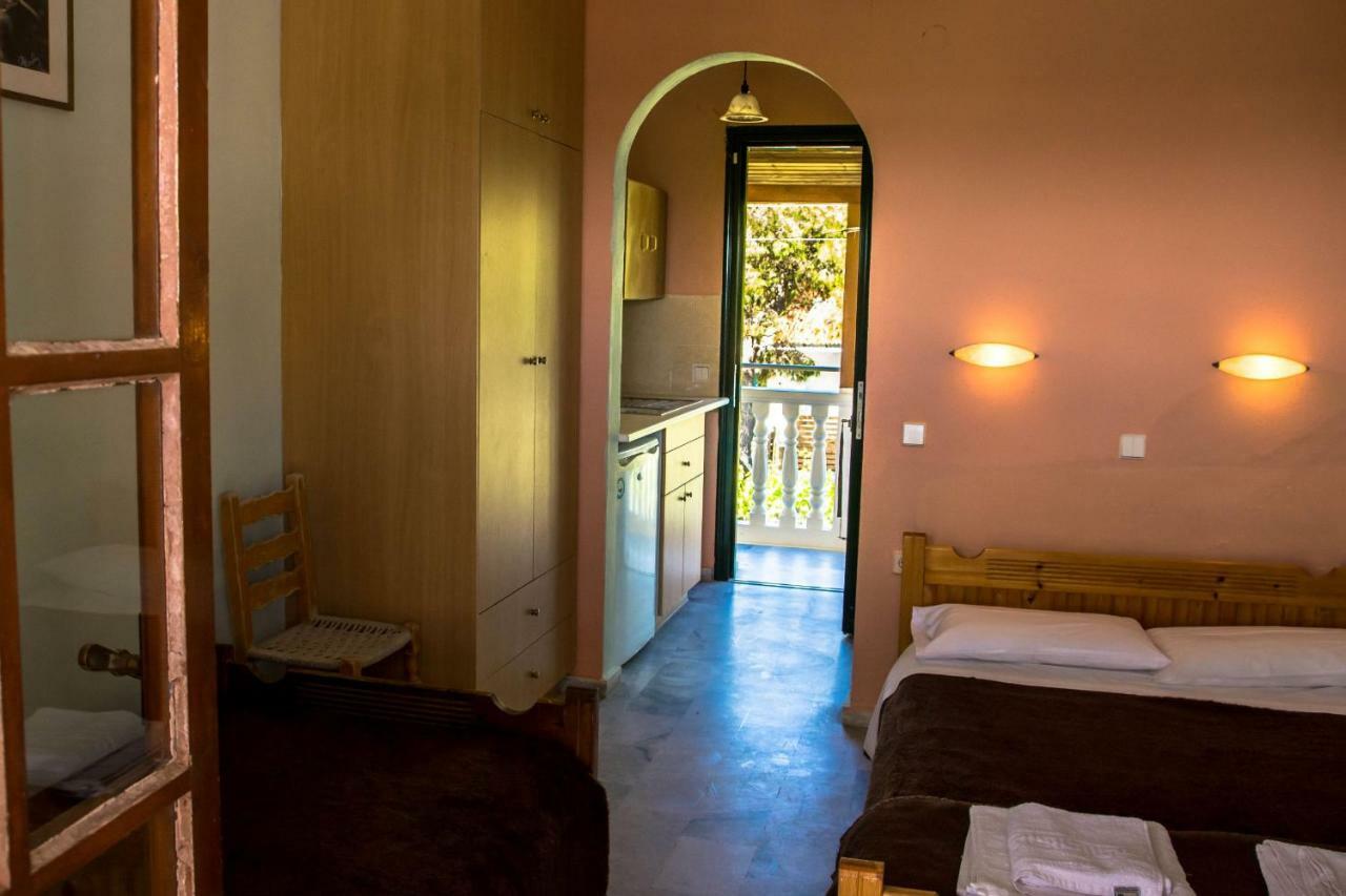Nikos Studios Alykes Zakynthos Island Exterior photo